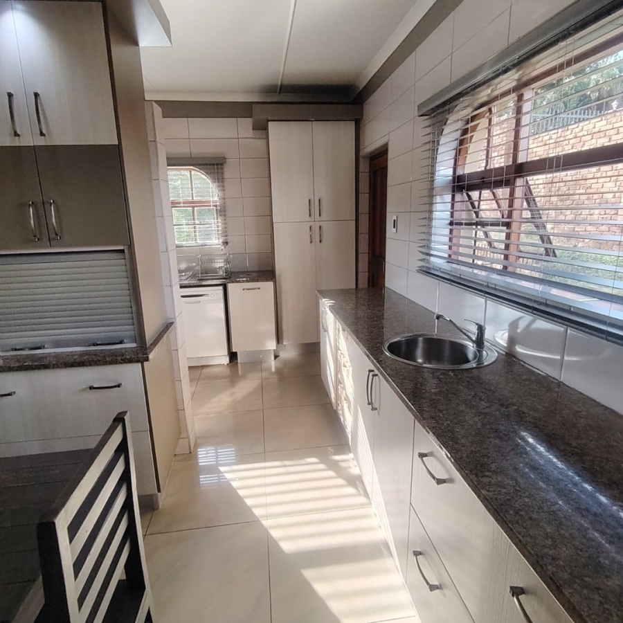 6 Bedroom Property for Sale in Baysville Eastern Cape